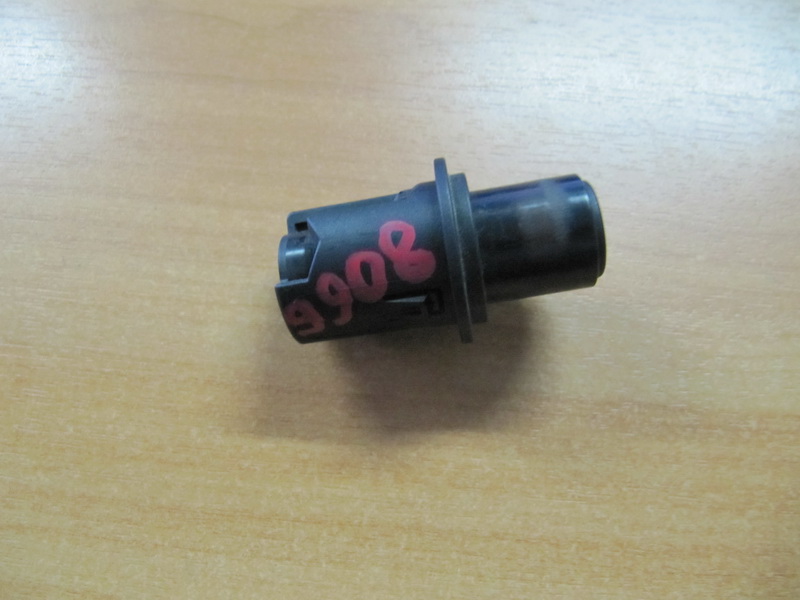 Отбойник(резинка) багажника Opel Astra J GTC