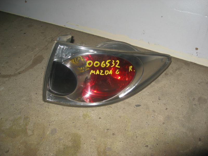 Фонарь правый наружный Mazda 6 (GG)