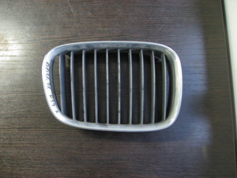 Решетка радиатора правая (ноздря) BMW E39