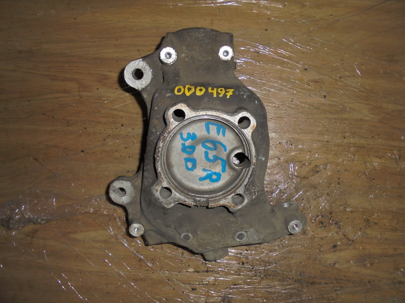 Кулак поворотный передний правый BMW E65 E66