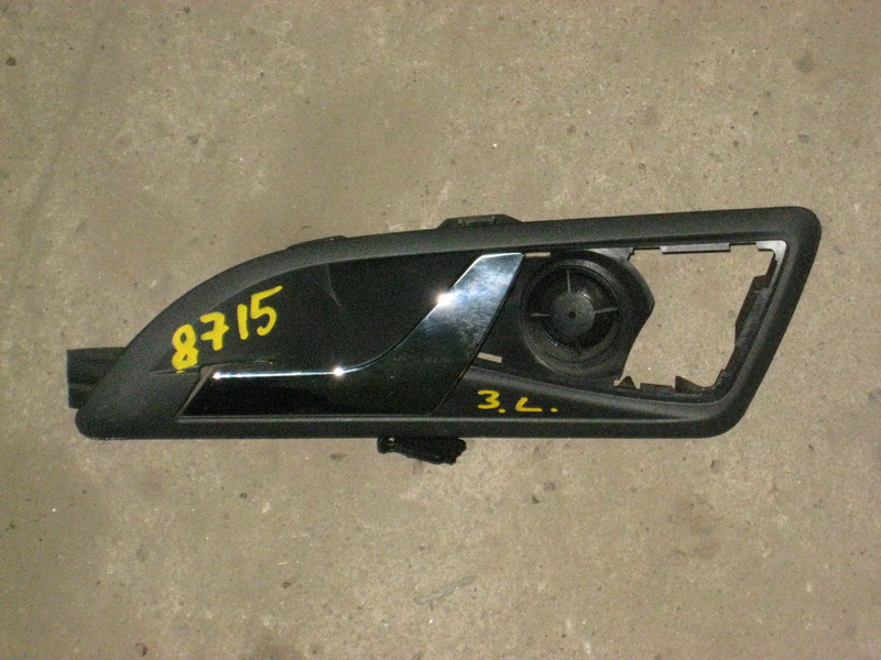 Ручка двери задней внутренняя левая Skoda Octavia (A5 1Z-)