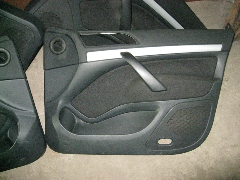 Обшивка двери передней правой Skoda Octavia A5