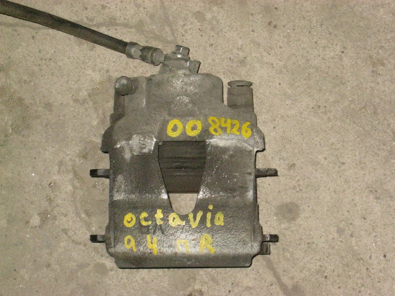 Суппорт передний правый Octavia (A4 1U-)