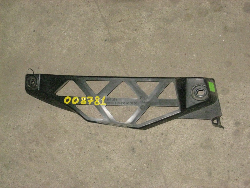 Направляющая заднего бампера правая Skoda Octavia (A5 1Z-)
