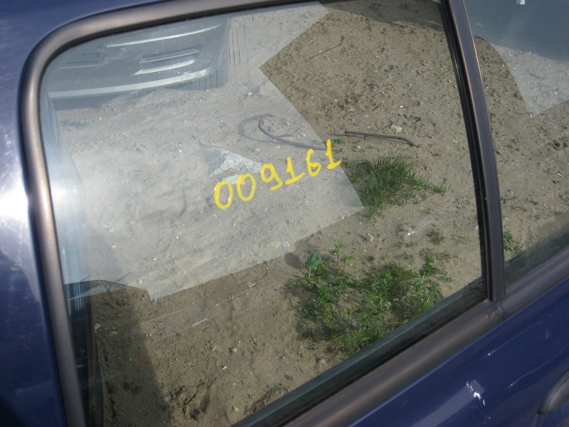 Стекло двери задней левой Renault Clio/Symbol