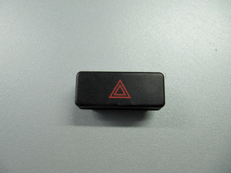 Кнопка аварийной сигнализации BMW Е36 Е34 Е32 Е31