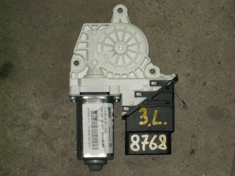 Моторчик стеклоподъемника Skoda Octavia (A5 1Z-)