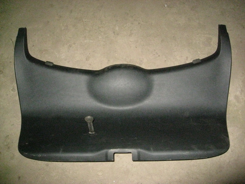 Обшивка двери багажника Skoda Octavia A5