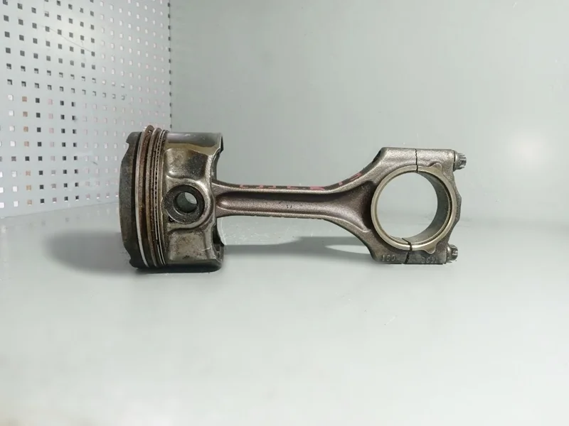 Поршень с шатуном BMW E36 E39 E38 E46, Z3 E36