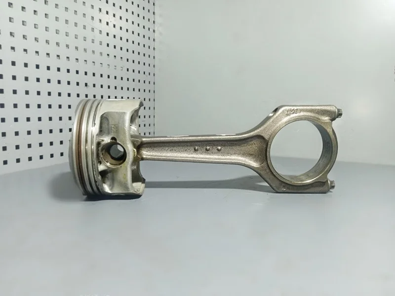 Поршень с шатуном BMW Е90 Е92 Е60 F10 Е83 Е85 Е89