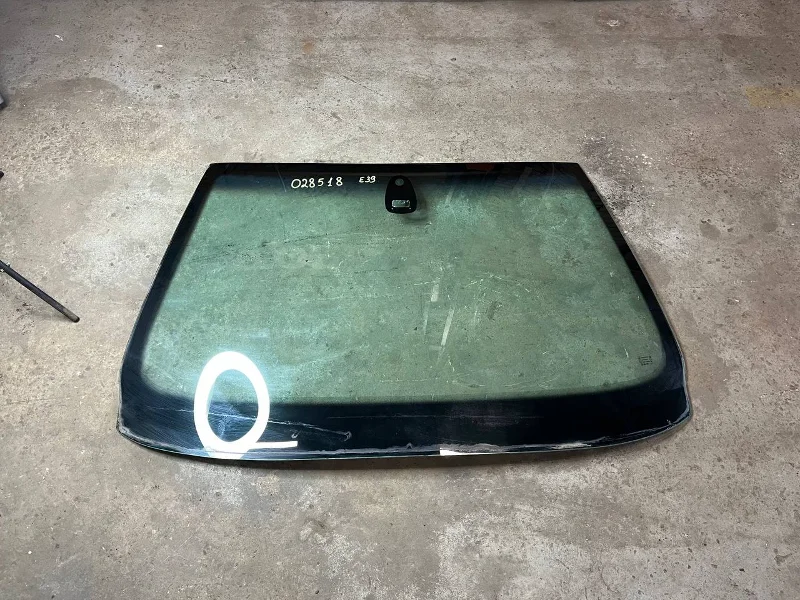 Лобовое стекло BMW E39