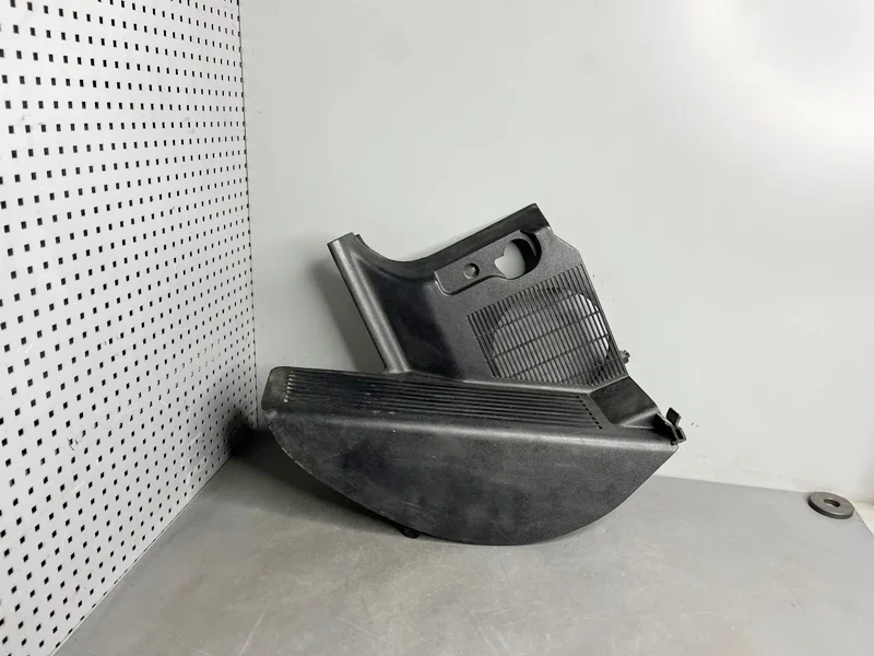 Накладка под ногу левая BMW E36