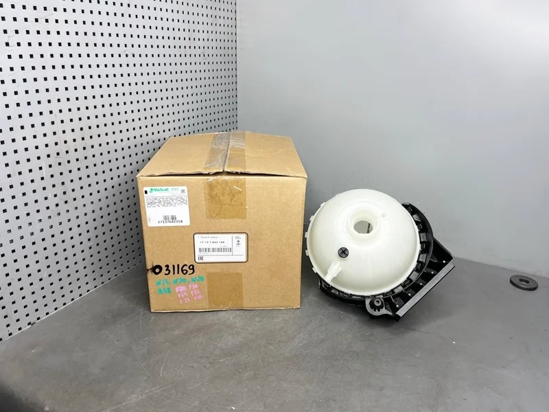 Бачок расширительный BMW F20 F21 F22 F30 F34 F32 F33 F36