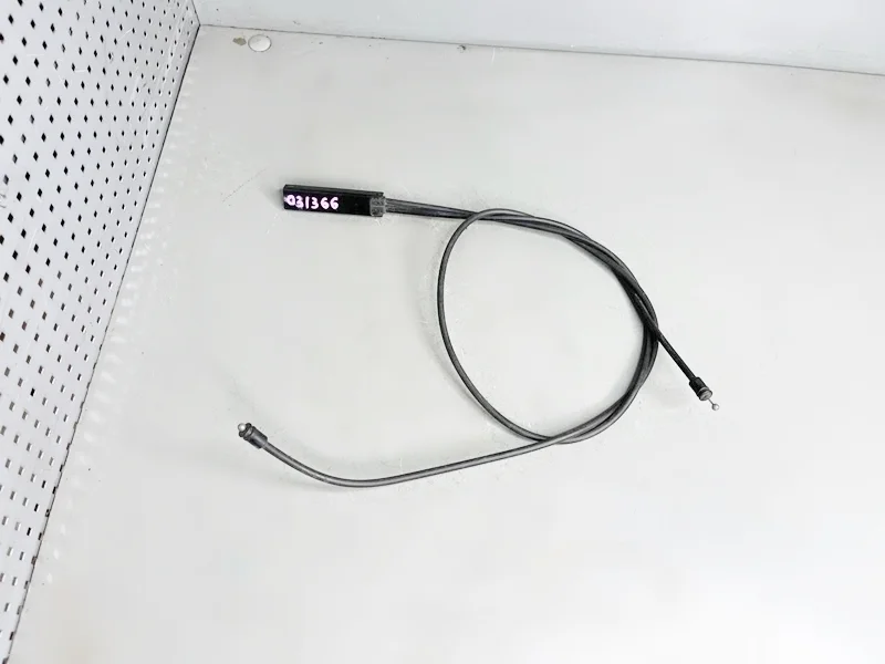 Трос открывания капота BMW E90 E91 E92 E93 E84