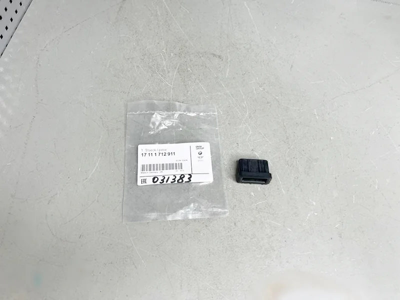 Подушка радиатора BMW E87 E90 E93 E32 E34 E38 E39 E60 E70 E84 E83 F01 F02 F06 F07 F10 F12 F15 F16 F20 F25 F26 F30 F34 F36