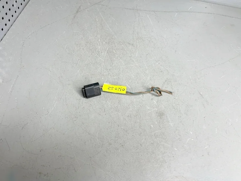 Разъем BMW E87 E38 E39 E53 E71 F10 F01 F02 F39 G05 G06 G07 G11 G12 