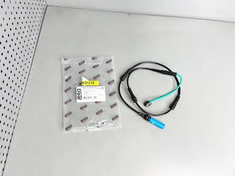 Датчик износа колодок задний BMW F90 F91 F92 G05 G06 G11 G12 G30 G31 G14 G15 G16