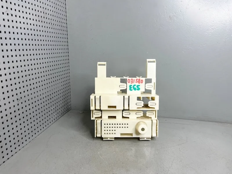 Корпус блока предохранителей BMW E65 E66