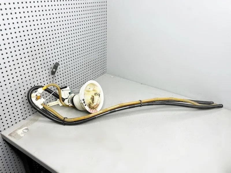 Датчик уровня топлива левый BMW E81 E82 E87 E88 E90 E91 E92 E93 E84