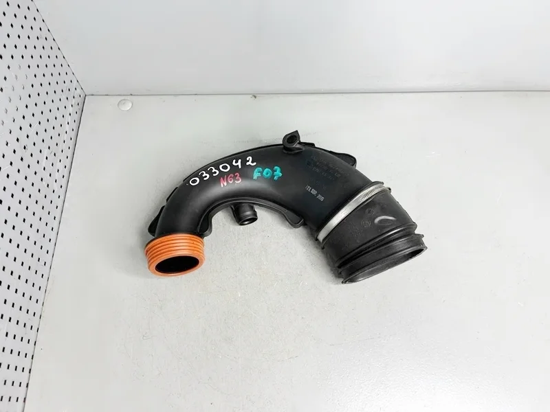 Патрубок воздушного фильтра BMW F07 GT F10 F12 F01 E70 E71