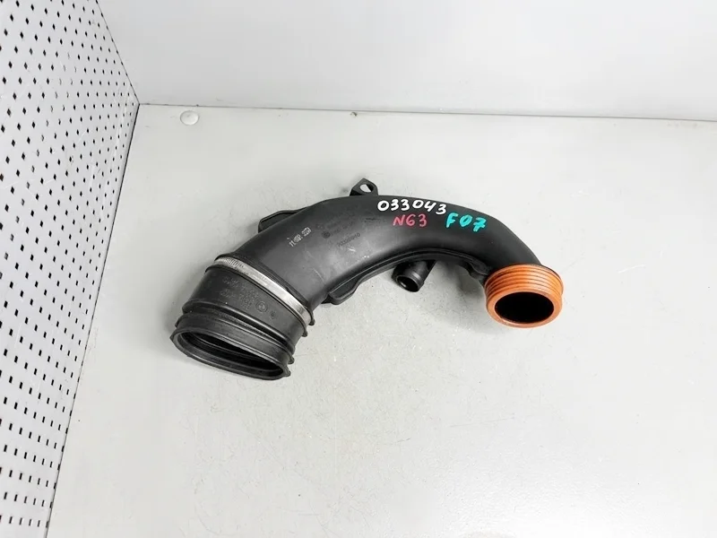 Патрубок воздушного фильтра BMW F07 GT F10 F12 F01 E70 E71