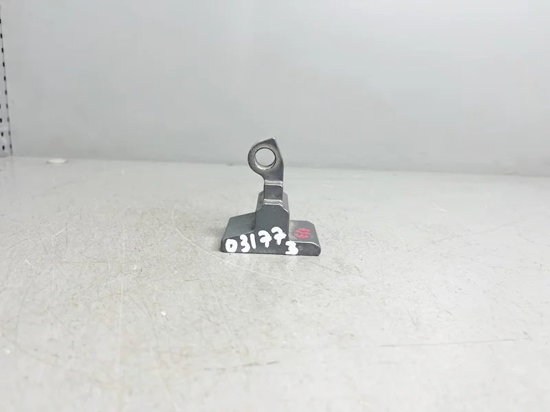 Петля двери задняя правая верхняя BMW E60 E61