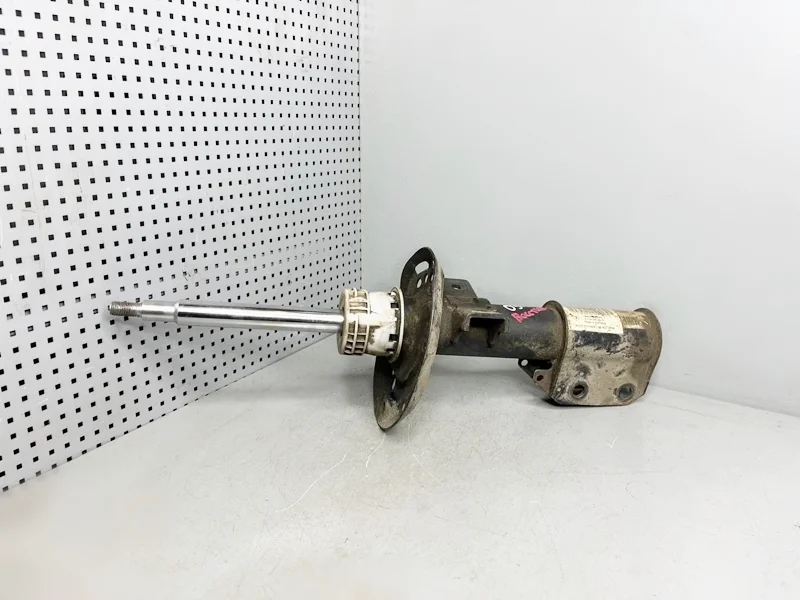 Амортизатор передний Mercedes W218