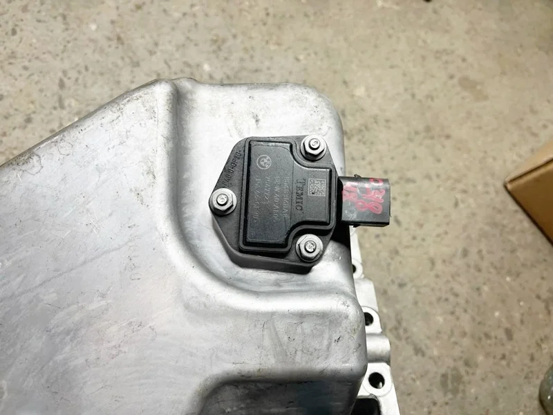 Датчик уровня масла BMW E81 E82 E87 E88 E90 E91 E92 E93 E60 E63 E64 E65 E83 E53 E70 E71 F01 F02 F07, Z4 E85 E86