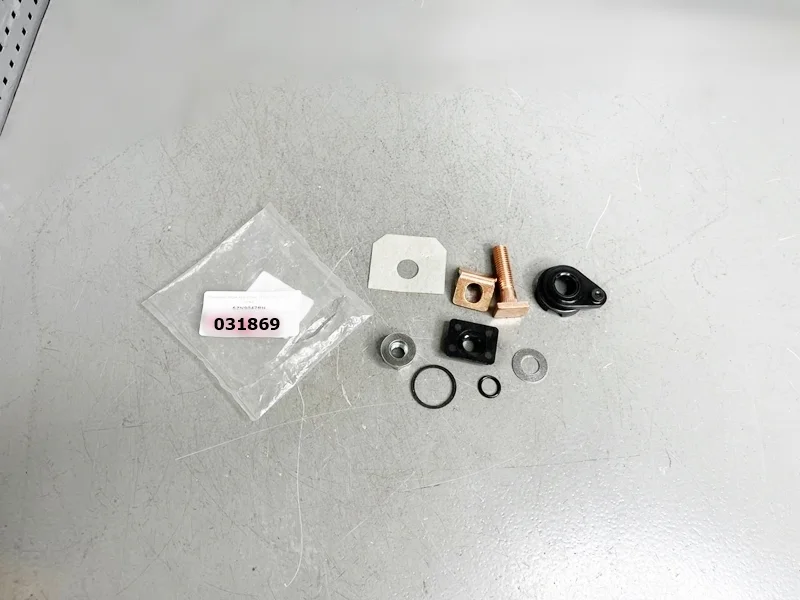 Контакт втягивающего реле Toyota Land Cruiser