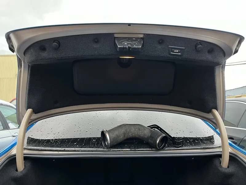 Обшивка крышки багажника BMW F10