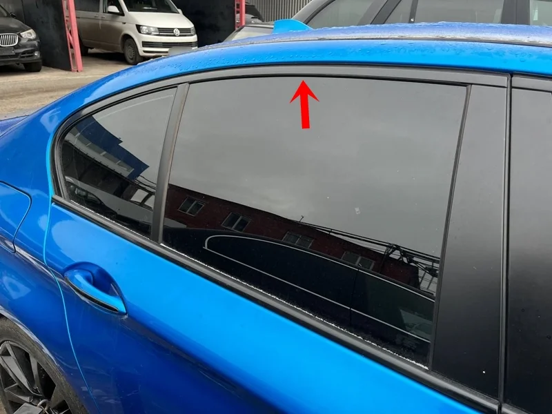 Молдинг двери задний правый верхний BMW F10