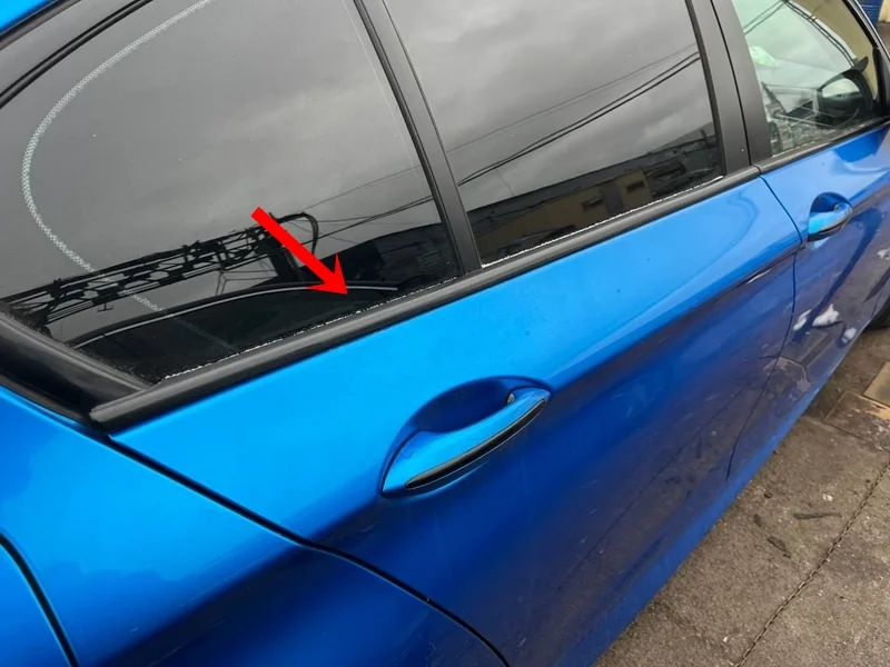 Молдинг двери задний правый нижний BMW F10