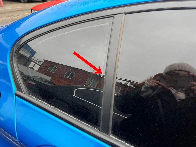 Направляющая стекла двери задняя правая BMW F10