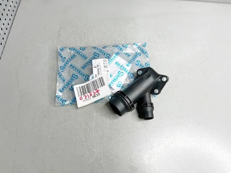 Фланец (тройник) системы охлаждения BMW Е87 Е90 Е46 Е60 Е53 Е70