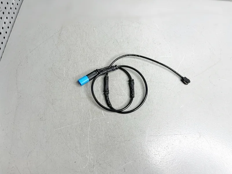 Датчик износа колодок передний BMW G05 G06 G07