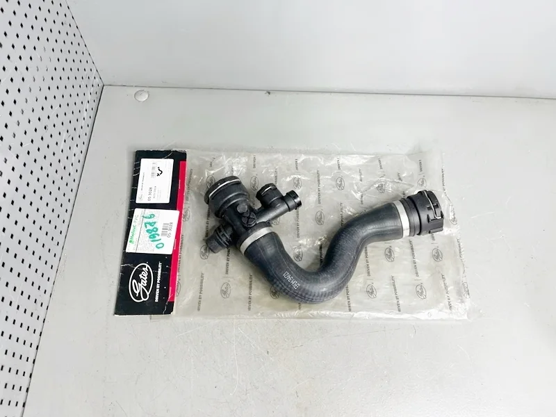 Патрубок радиатора нижний BMW E83