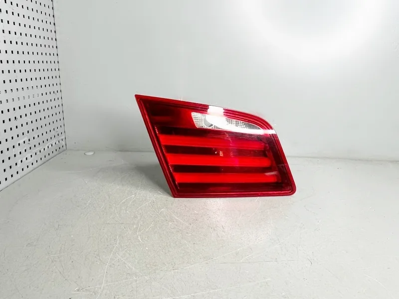 Фонарь задний левый внутренний BMW F10