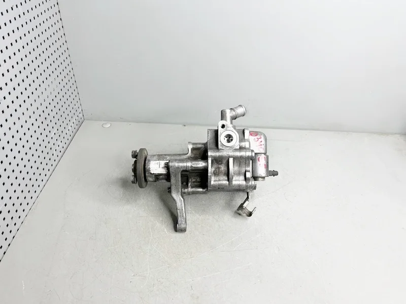 Насос гидроусилителя BMW F01 F02 F06 F07 F10 F11 F12