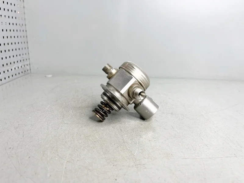 Насос высокого давления ТНВД BMW F07 GT, F10 F12 F01 F02 E70 E71