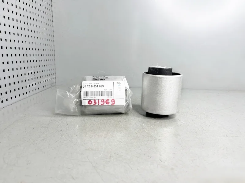 Сайлентблок переднего рычага нижний BMW F15 F16