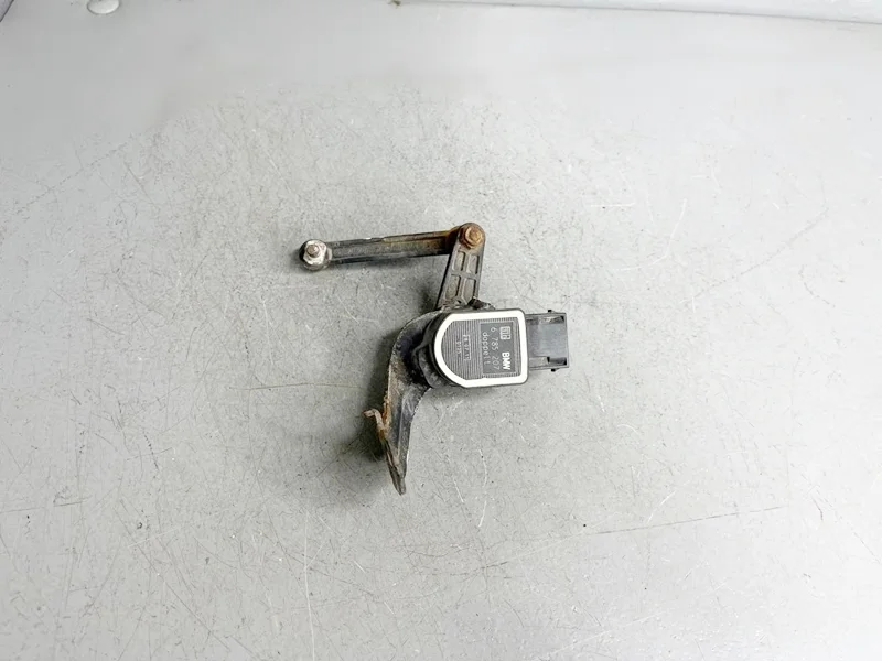 Датчик регулировки дорожного просвета BMW E81 E87 E90 E92 E60 E63 E84 E70 E71