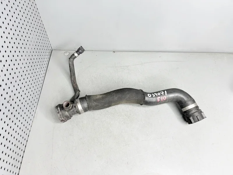 Патрубок радиатора верхний BMW F07 GT, F10 F11 F12 F01 F02