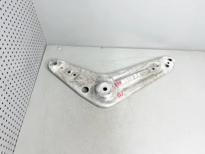 Кронштейн задней балки левый BMW E70 E71 F15 F16 F85 F86