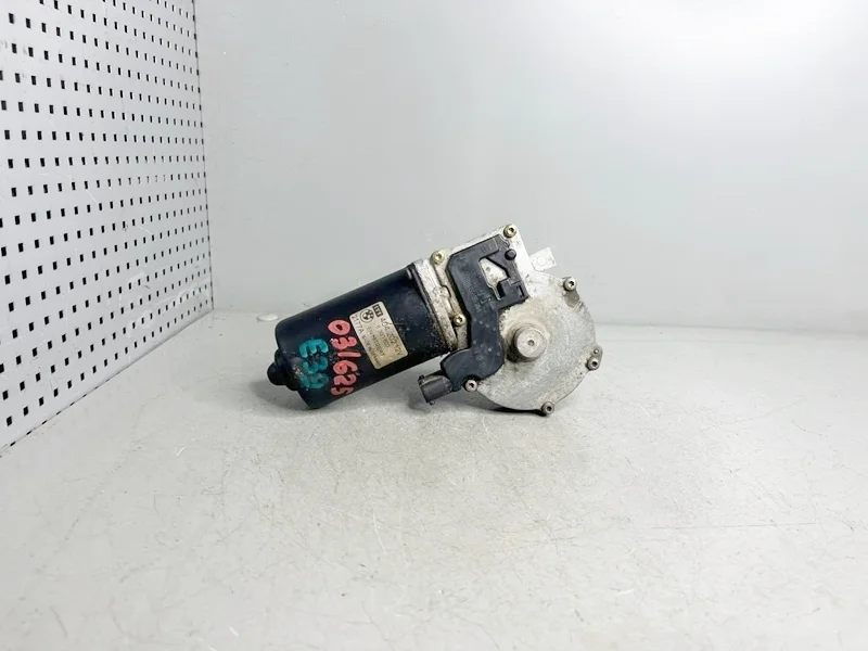 Моторчик стеклоочистителя передний BMW Е39