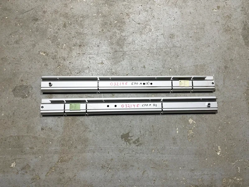 Направляющая багажного отделения левая правая BMW E70