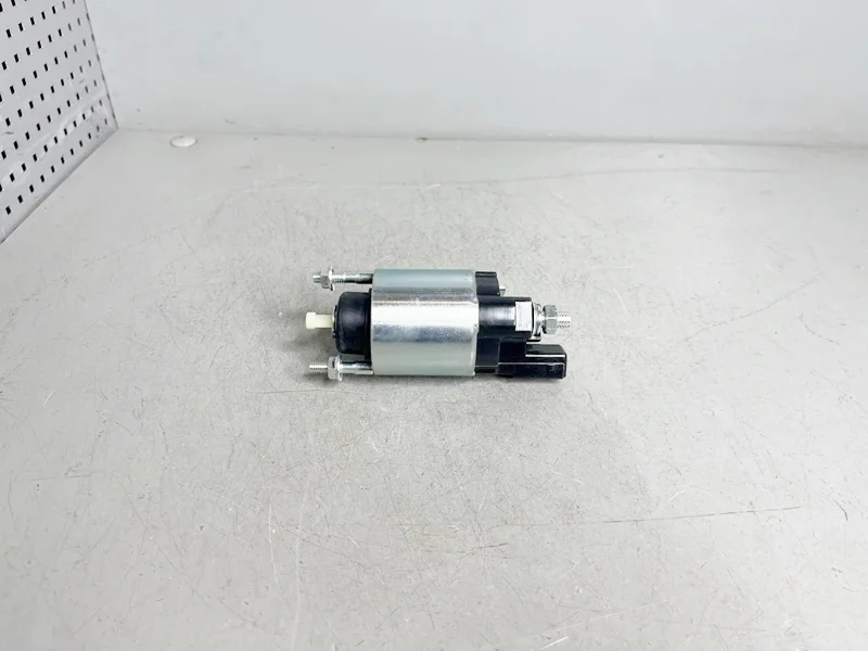 Втягивающее реле стартера 