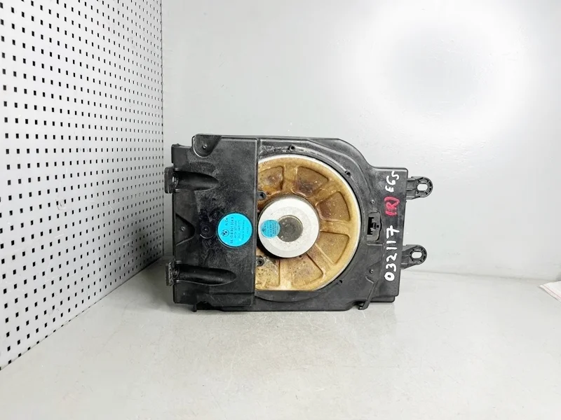 Динамик в пол правый (НЧ) BMW E65 E66