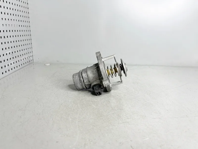 Корпус термостата BMW F80 F10 F07GT F01 F15 F86 Е60 Е53 Е70 Е71