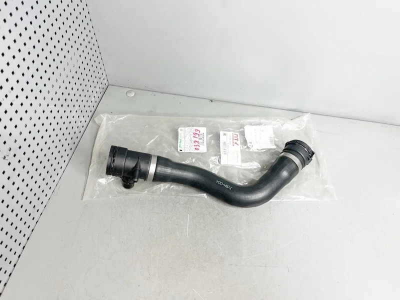 Патрубок радиатора верхний BMW F20 F21 F22 F30 F34 F32 F33 F36