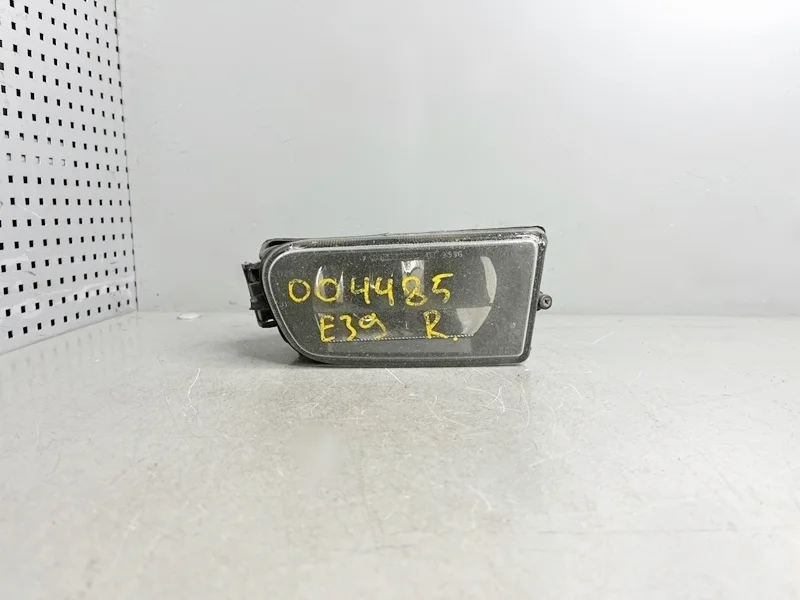 Противотуманная фара правая BMW Е39